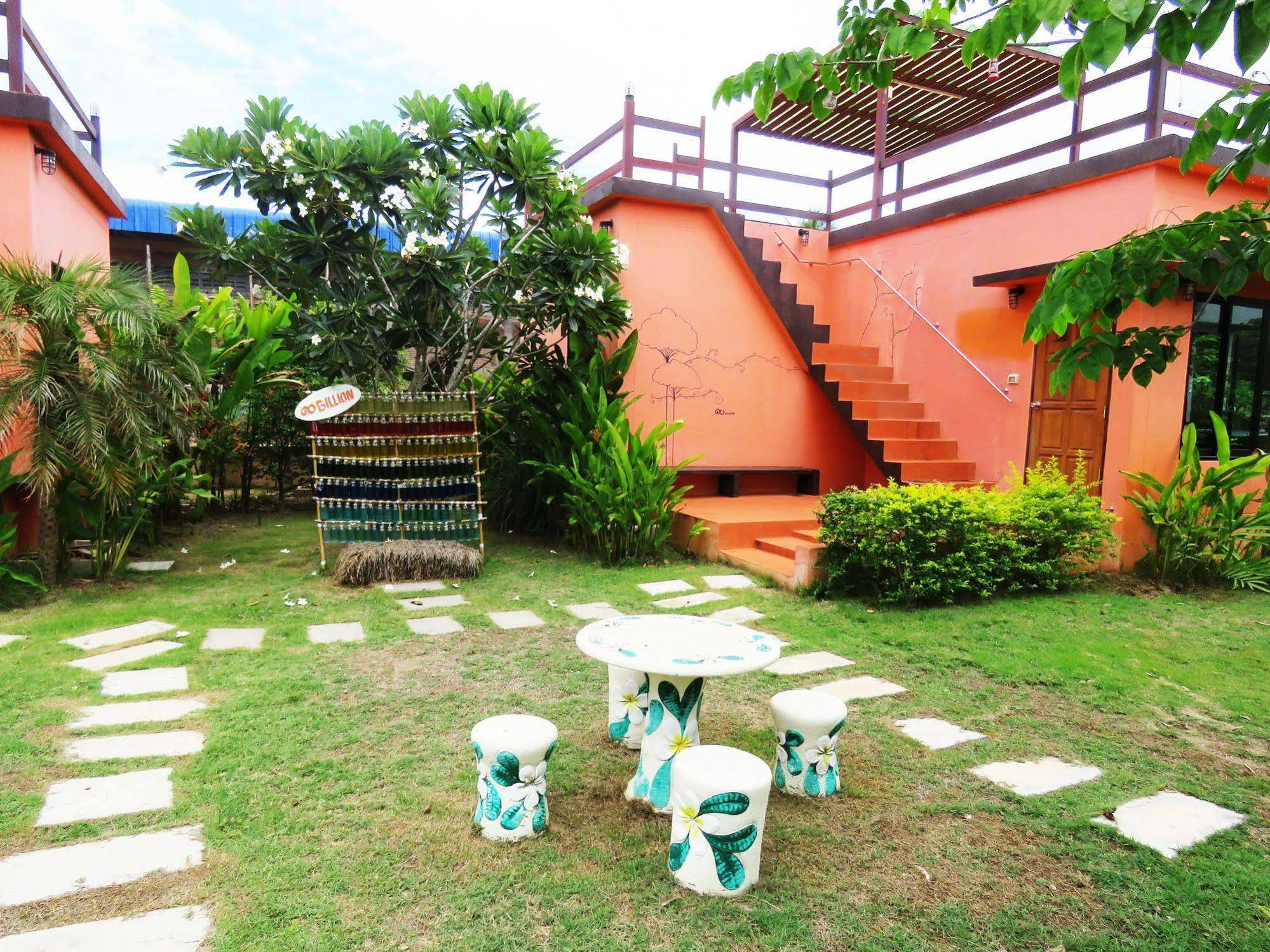 10 Billion Resort Samut Songkhram Extérieur photo